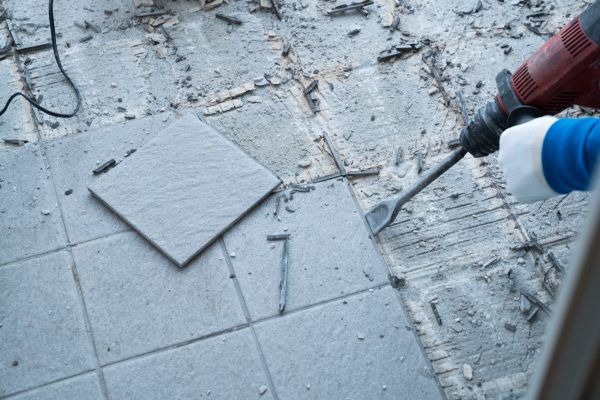 Flooring Removal Service in Davenport