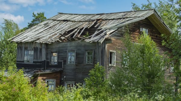 Cottage Demolition in Davenport